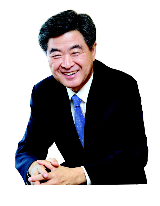 권오갑 현대중공업지주 회장. <현대중공업 제공>